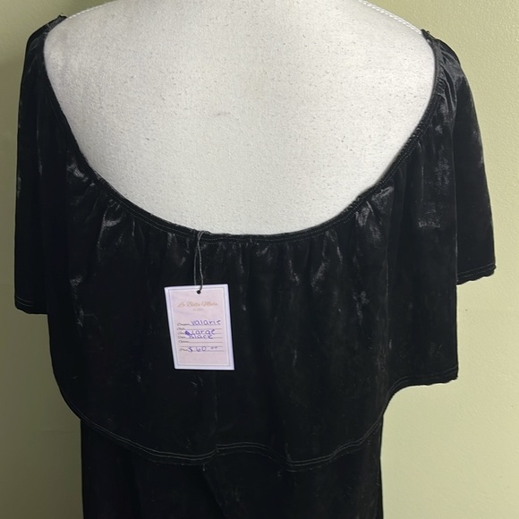 Tres Bien Elegant Black Velvet Mini off the shoulder Dress - Picture 8 of 14